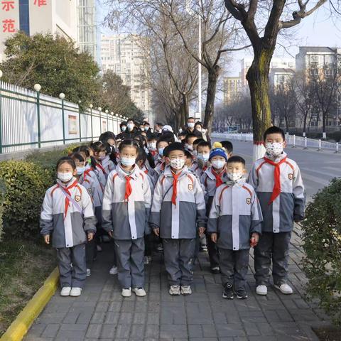 庆元旦 迎新年走进消防救援队——高新凤师实验小学202班社会实践活动报道