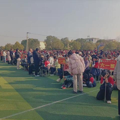 家校同心育新苗 家国情怀润成长——袁寨镇中心学校家长会圆满召开