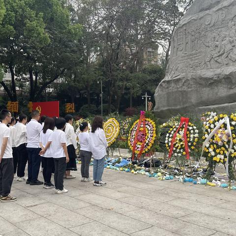 半岛社区党总支开展“缅怀革命先烈 传承红色精神” 主题党日活动