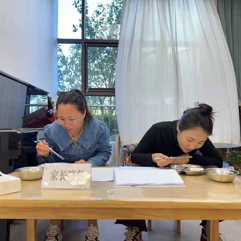 餐盘里的守护  陪餐中的温情