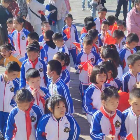 书香浸润心灵 阅读伴我成长—五原县第四完全小学二（三）班举办读书班活动