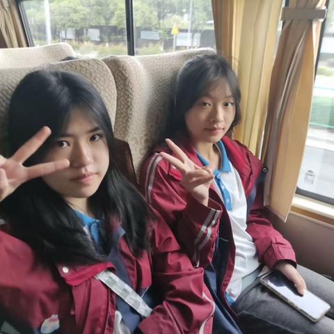 重庆市壁山区正则中学校2023春季社会实践活动——重庆金刀峡，“青春逢盛世，奋斗正当时”研学之旅。