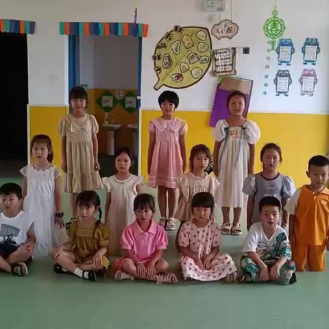 上唐中心幼儿园大班学生背诵防溺水“六不准”