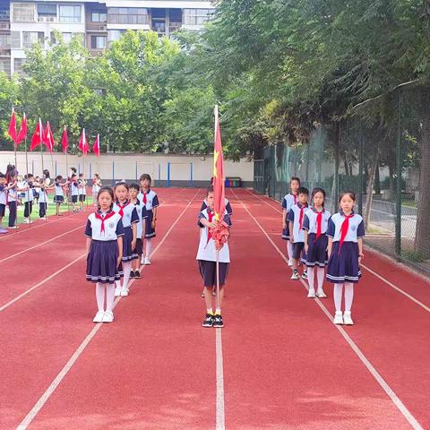 【国旗下课程】 “知不足而奋进” ——洛阳市龙城双语小学第十八周升旗仪式