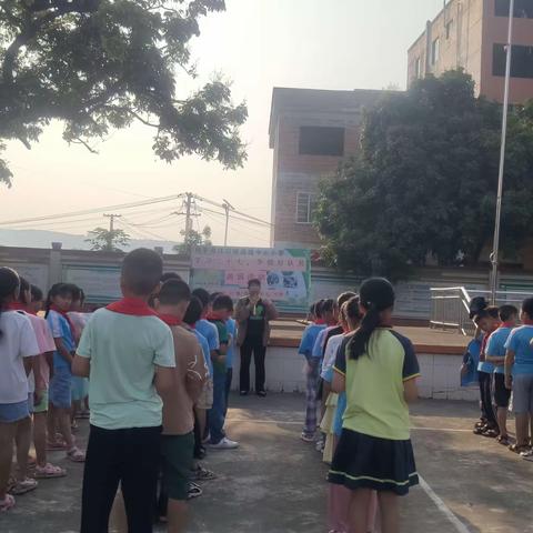 莲塘中心小学“六一‘学习二十大，争做好队员’”活动