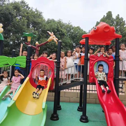 ＂留夏记忆，未来可期＂---红缨新起点幼儿园大班毕业典礼