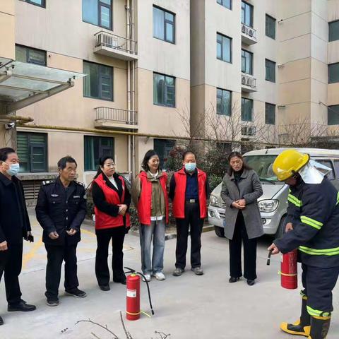 寺坡街道龙泉社区联合辖区物业开展消防安全演练活动