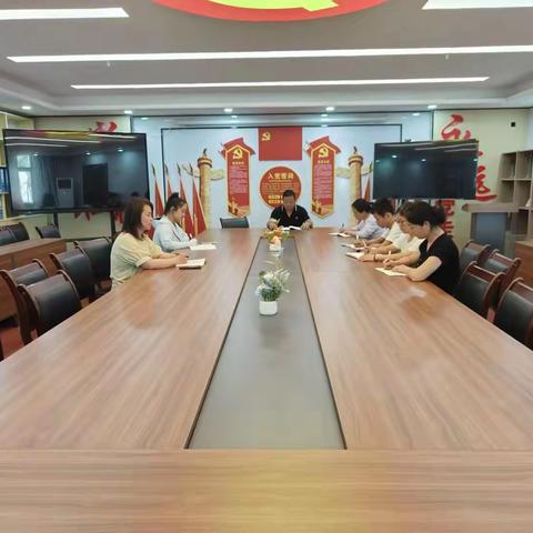 蓝天保卫战 + 安全守护行——道口社区走进商户宣传散煤治理与禁燃禁放