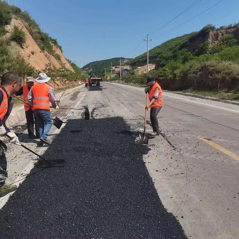 石楼公路段以路况水平大幅度提升为重点，促进公路养护高质量。