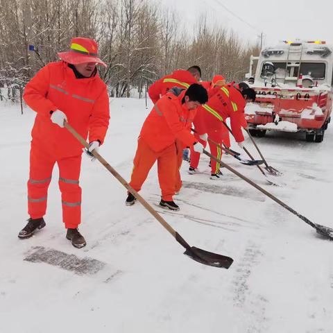 德令哈公路段以“雪”为令 迅速开展清雪保通工作