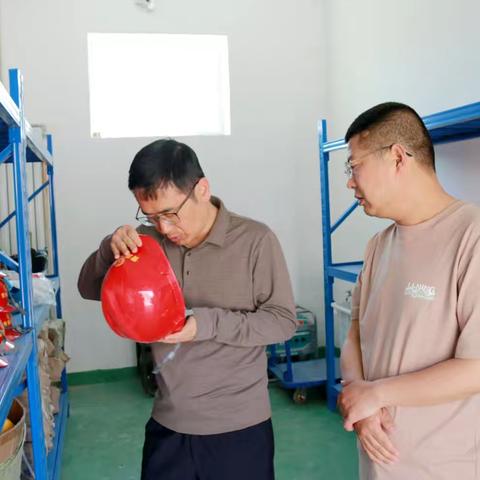 筑牢安全防线 护航公路发展——德令哈公路段迎接上级安全生产专项检查