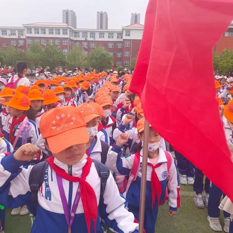 “励志远足     砥砺前行”           ——临沂青河实验学校二年级一级部学生远足活动纪实