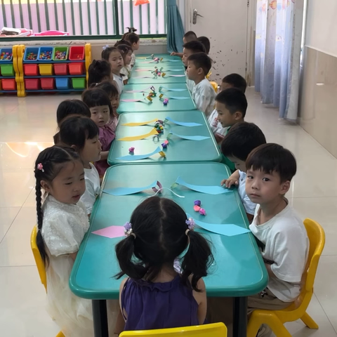 万霖花苑幼儿园小二班周五课程活动记录📝