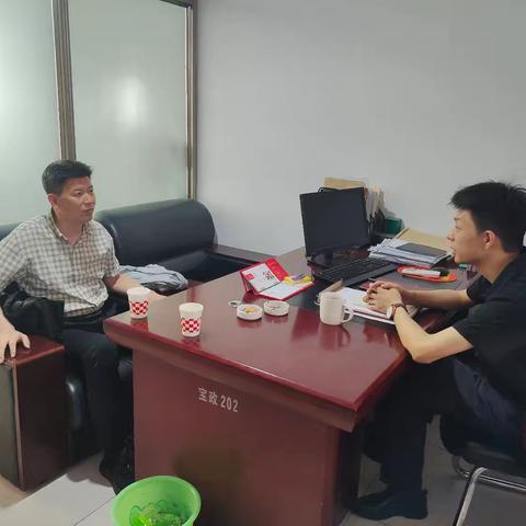 文峰区总工会深入宝莲寺镇开展党建引领工会助农工作