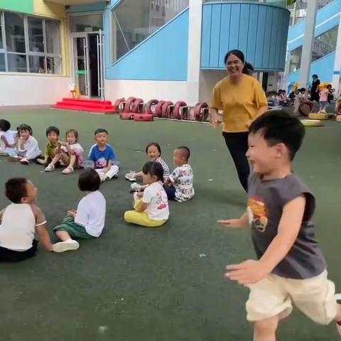 让秋风吹进幼儿园日常—实验幼儿园中三班