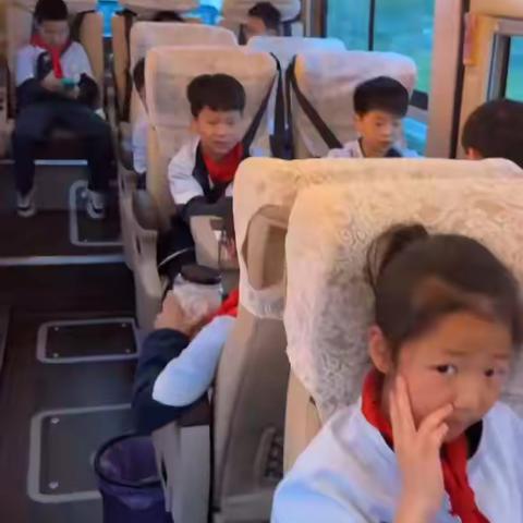 探秘安全馆，解锁科学密码；共赏科学秀，牢筑安全防线——江滨小学403向日葵中队实践活动