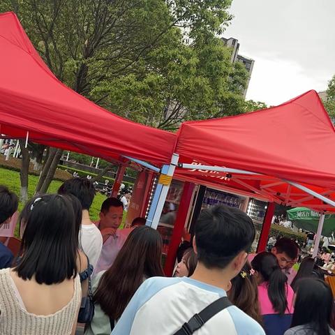 积极主动握商机 齐心协力创佳绩