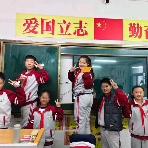 【洁净每一角 点亮学习空间】山西英才学校五年二班