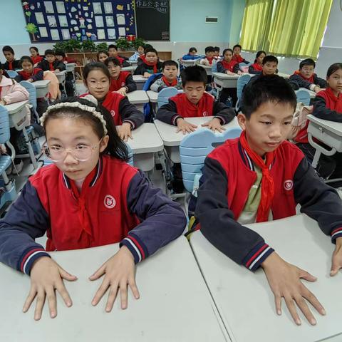 塑仪容仪表 展校风校貌——株洲市二中附属第三(南洲)小学