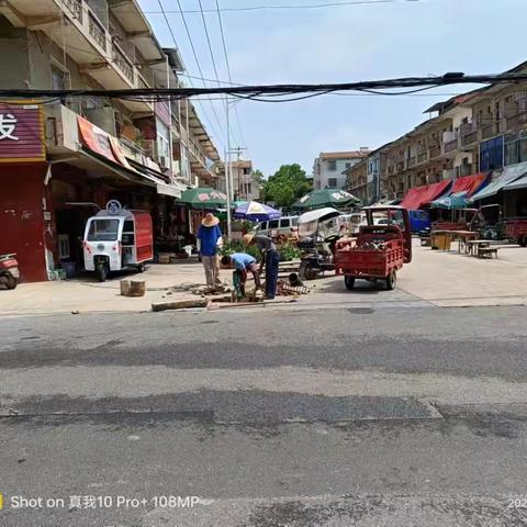 天河街道整治破损路面 消除道路安全隐患