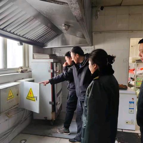 交建中心人力资源科科长刘曼远一行到黄粱梦站督导安全生产工作