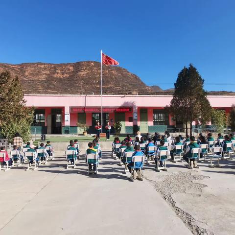 “诵读诗歌美文，争做博学少年”－－马力学区石磊小学朗诵比赛。