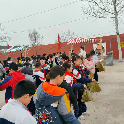育"见"劳动 淬炼成长一洪河屯乡第一中心小学三二中队