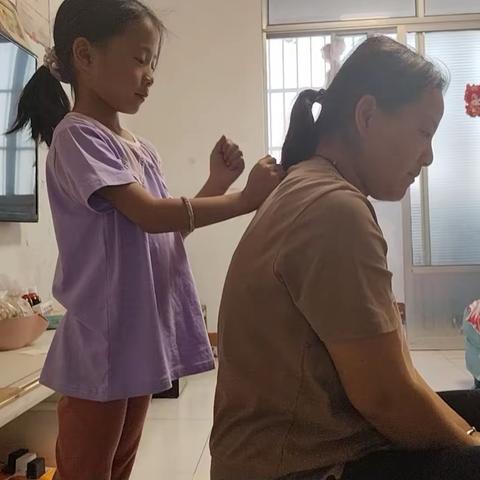 浓情五月天  感恩母亲节——方下中心小学三年级3班