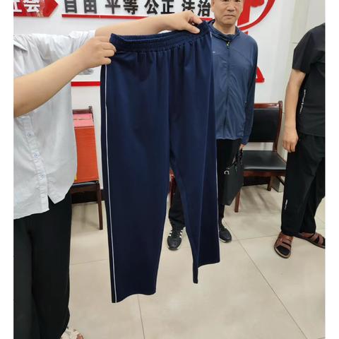 梁山县第三中学（现代高中）2025级学生校服公示