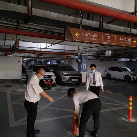 滨港社区党建指导员进小区开展工作
