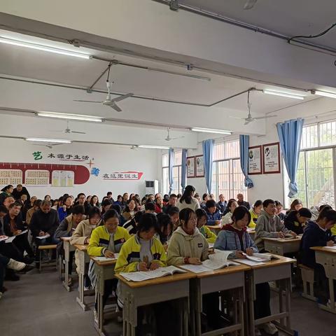 同心共筑教育梦 携手奋进乡村行——岳池县初中语文罗鹄名师工作室开展送教下乡活动