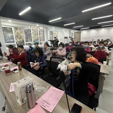 【幸福历城 群众满意】“巧手制作艾草锤 传承中华非遗文化”—烟厂社区开展制作艾草锤手工活动