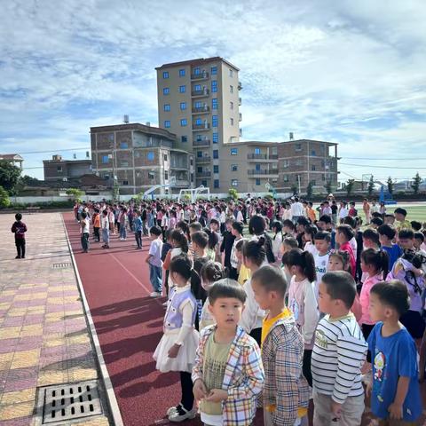 南安市官桥五峰幼儿园第十周国旗下讲话——《管制刀具安全教育》