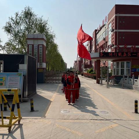 情系敬老院，老幼乐融融——记胡官屯镇中心小学走进敬老院活动