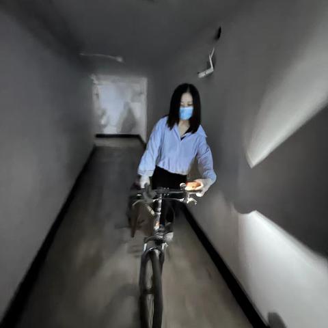 【巧用人防空间 解车棚停车难】乙28号院社区有效利用人防空间解决车棚停车难问题