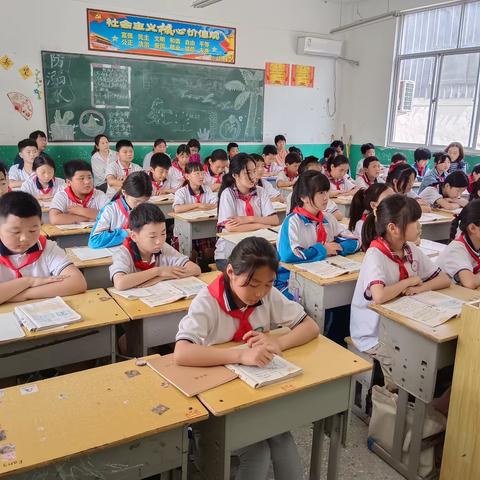 指导促提高，教研促成长——高庄镇中心校领导到高庄镇实验小学听课