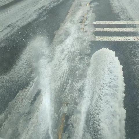 建成区平安街道“积雪结冰清理清洁”