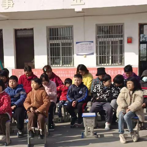 李桥回族镇周庄小学家长会