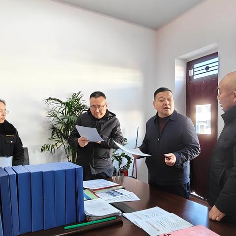 交通运输局综合行政执法队检查运输企业“春节”期间安全运营工作