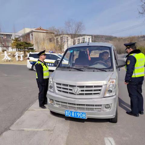 严查非法营运，守护交通安全