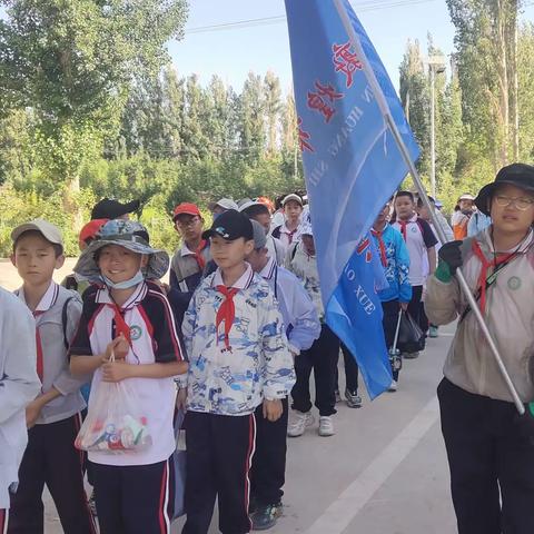 劳动砺心志 实践促成长——敦煌市西关小学五(2)班劳动实践活动掠影