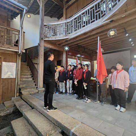 党建带队建，追忆英雄历史，传承高尚精神——古田县卓洋中心小学“深入学习贯彻习近平新时代中国特色社会主义思想主题教育”