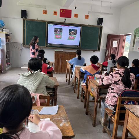 2023年11月15日，和平中心学校五年级数学教研活动路乐小学