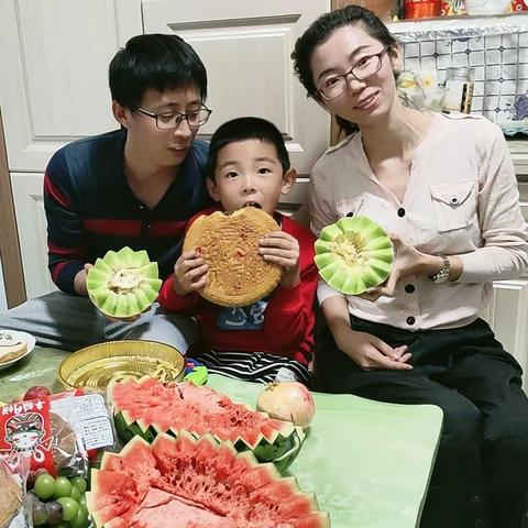 月圆天下  共话美好 ——“走进中秋节”跨学科学习活动