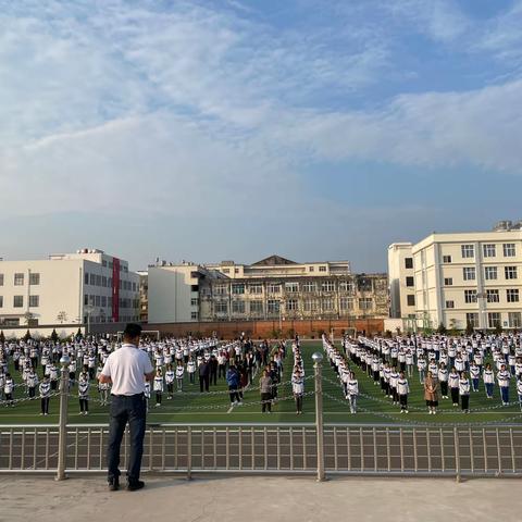 江城中学全校师生学习习近平总书记致云南大学建校100周年的贺信精神