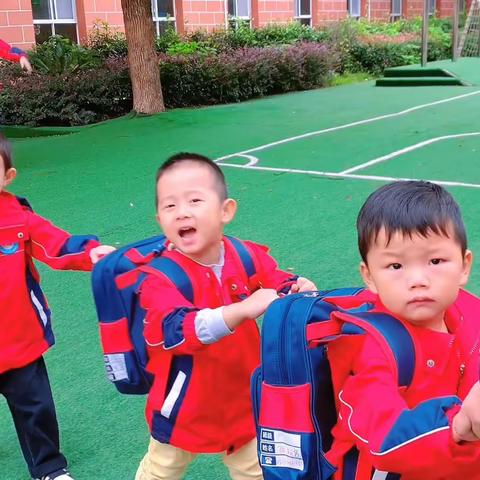 嘉乐堡幼儿园小二班—我们一起去郊游吧