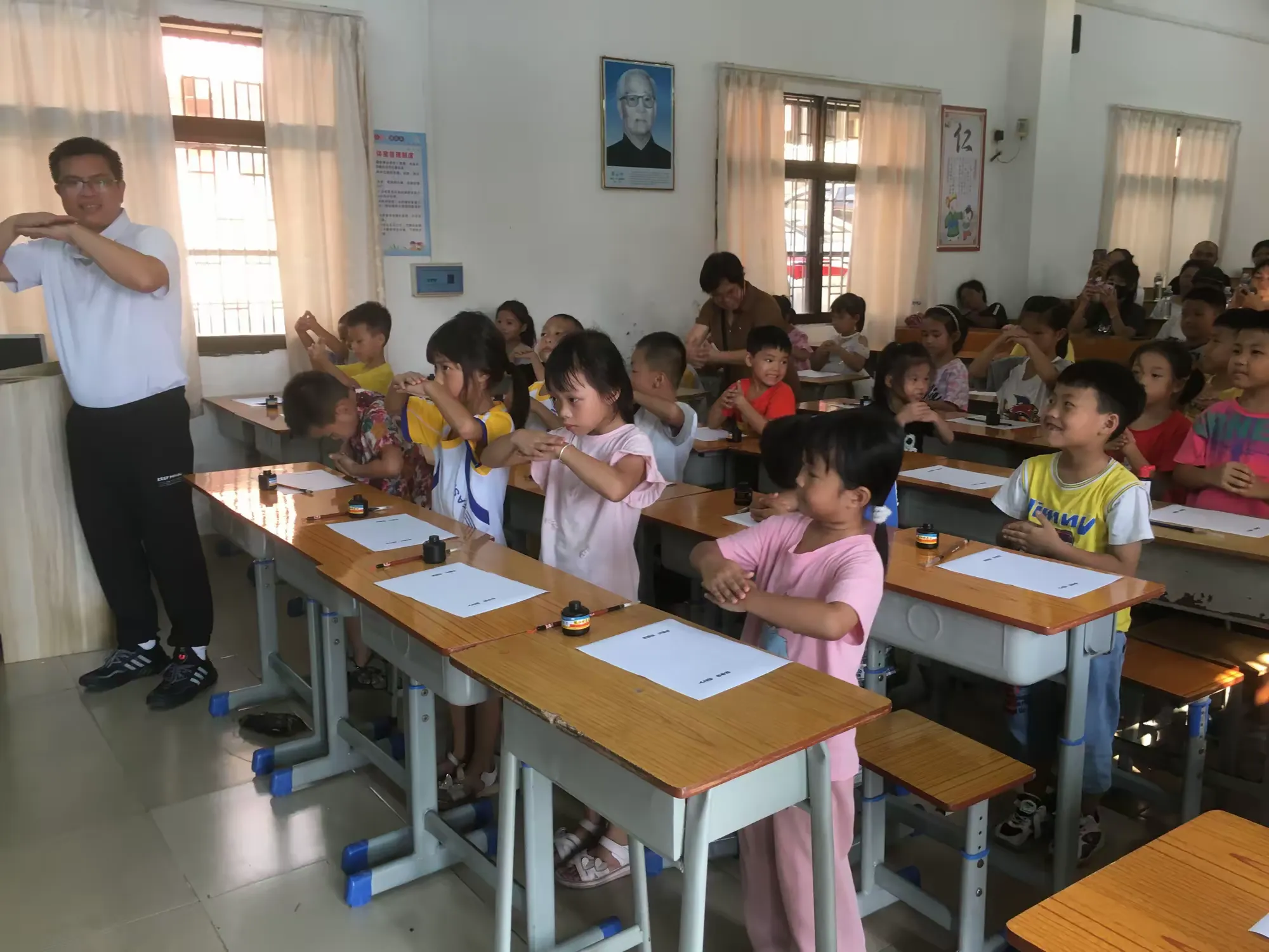简篇-开笔礼| 开笔延脉 诗礼传家——苍城镇中心小学北校区2024年“开笔礼”暨五邑优秀传统家训诵读活动