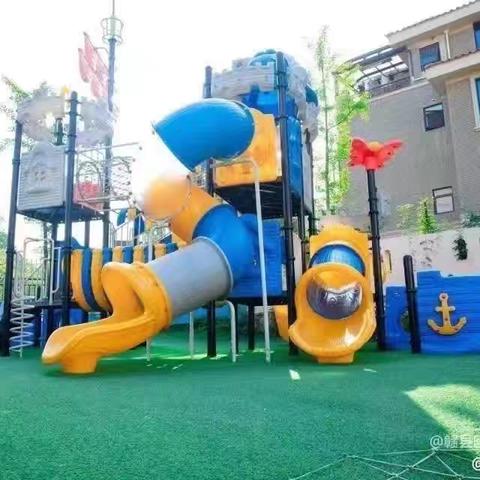 赣县区富贵山林幼儿园2025年春学期小班课程故事一一巜相亲相爱一家人》