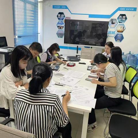 龙归支行开展移动支付宣传活动