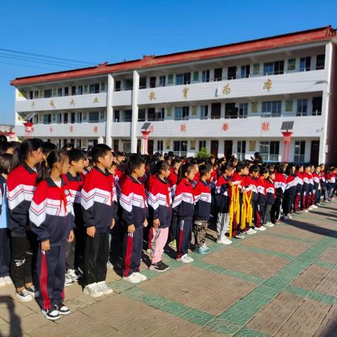 爱惜粮食 杜绝浪费——兰青村小学主题升旗仪式